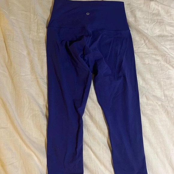Lululemon Purple cropped leggings 8 - Picture 1 of 7